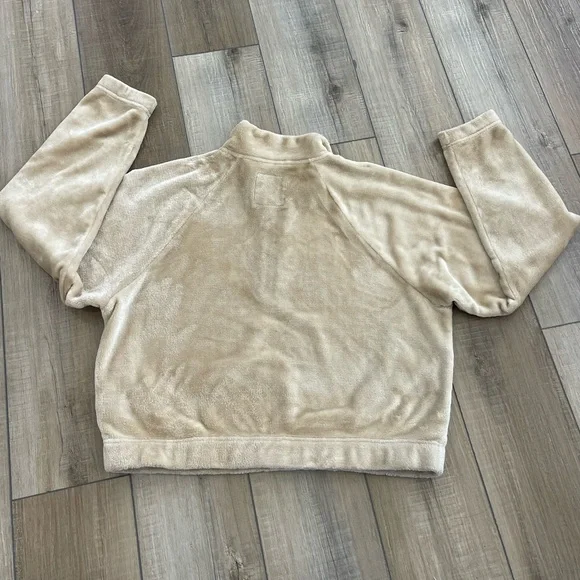 Hollister Women’s Tan Fleece Sweater Size Large - Picture 4 of 12